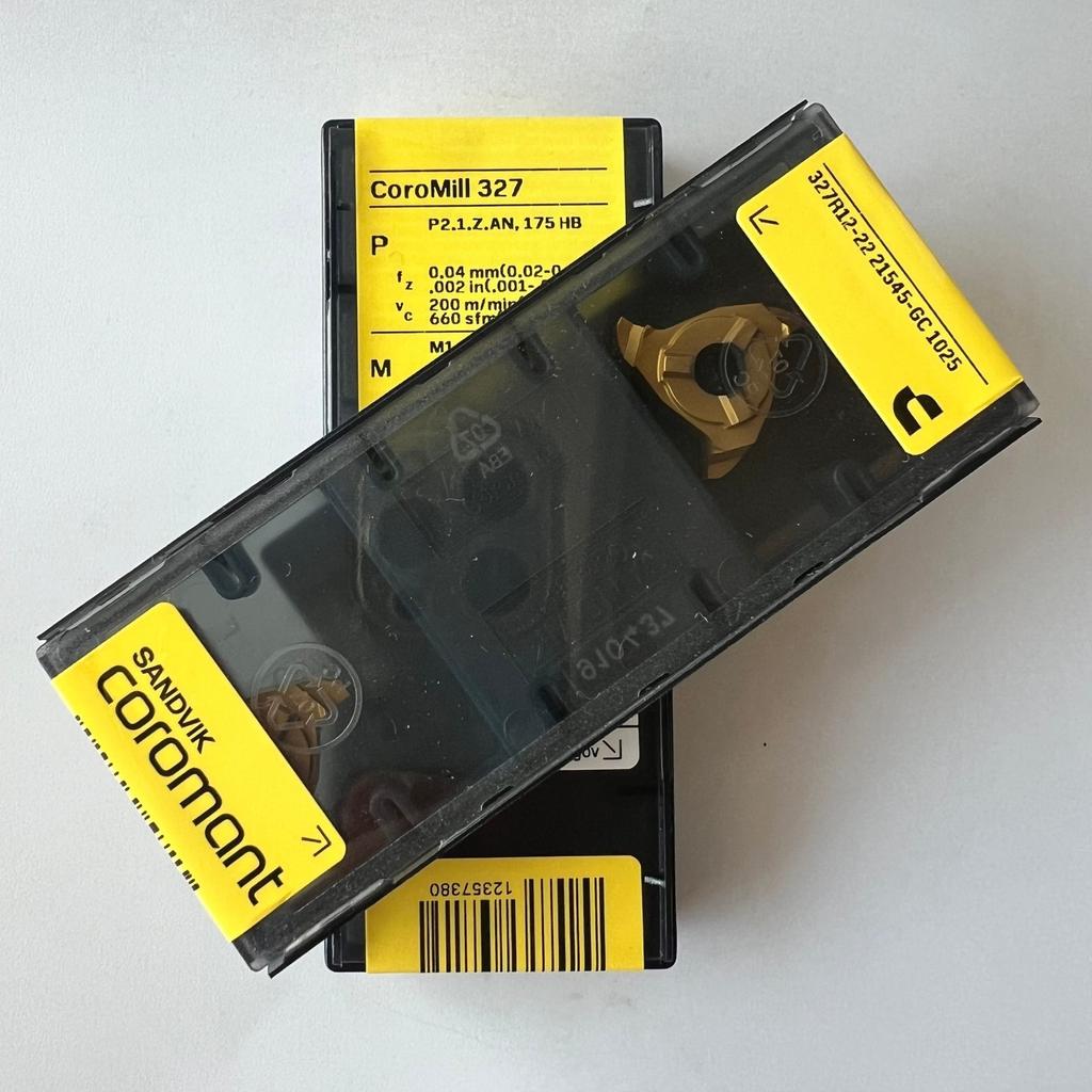 SANDVIK / 327R12-2221545-GC 1025 / Original Swedish hard alloy blade 2 Pcs
