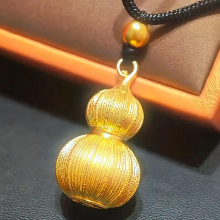 Ancient Gold Filigree Striped Gourd Pendant with Fu Lu Charm – Chinese Style Sweater Chain