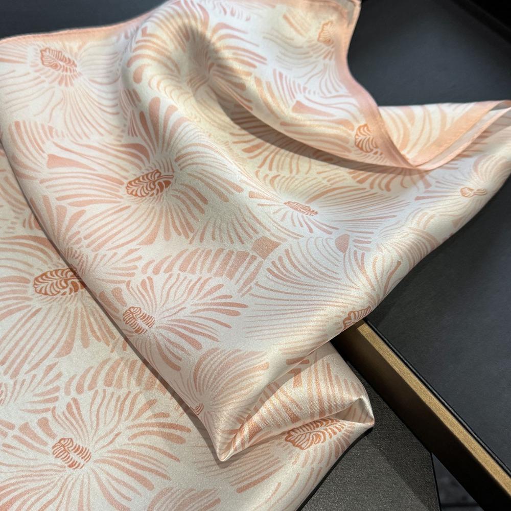 68Cm Pink Daisy Printed Scarf Women'S Autumn And Winter Polyester Fiber Scarf Versatile Warm Sun Protection Headscarf Neck Shawl