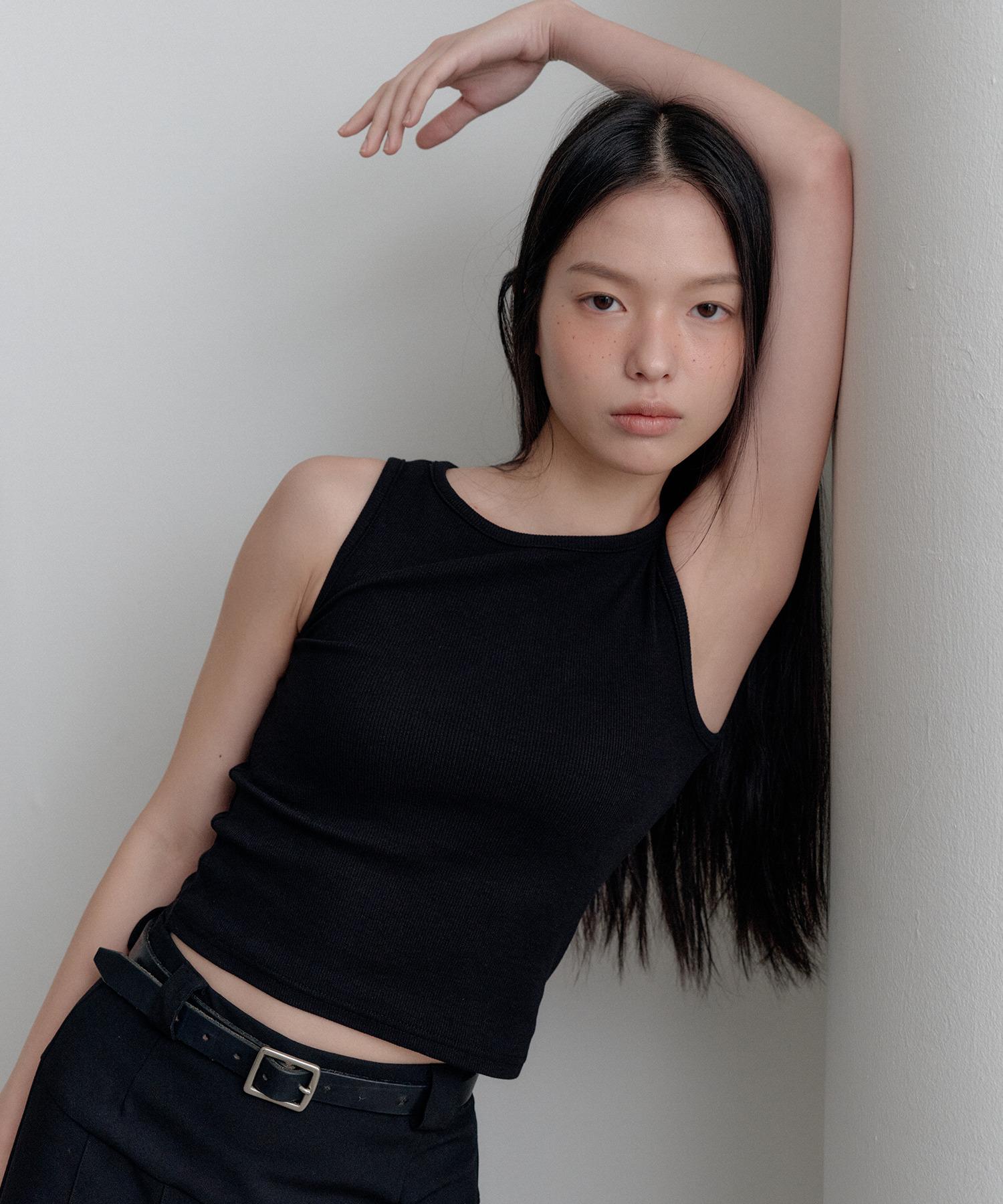 Belle Velle Symbol Sleeveless Top_Black 3 Colors