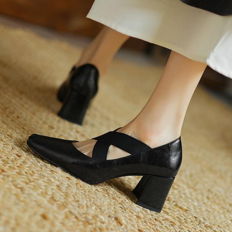 

Новые повседневные маленькие кожаные туфли женские средний каблук модные одинарные туфли квадратный носок подошва из говяжьей кожи большой размер обуви удобный квадратный каблук кожа 40 чёрный