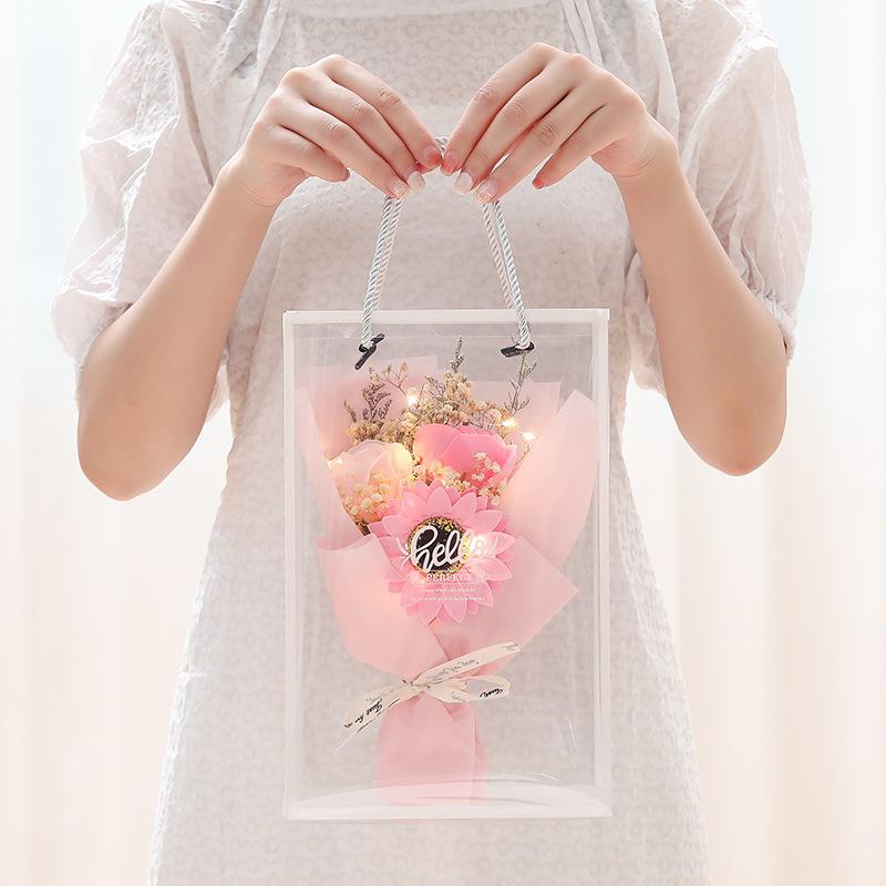 

Подарки на День учителя Подарочная коробка с переносным букетом Креативные подарки Гвоздики Мыльные розы День святого Валентина Сухоцветы оптом