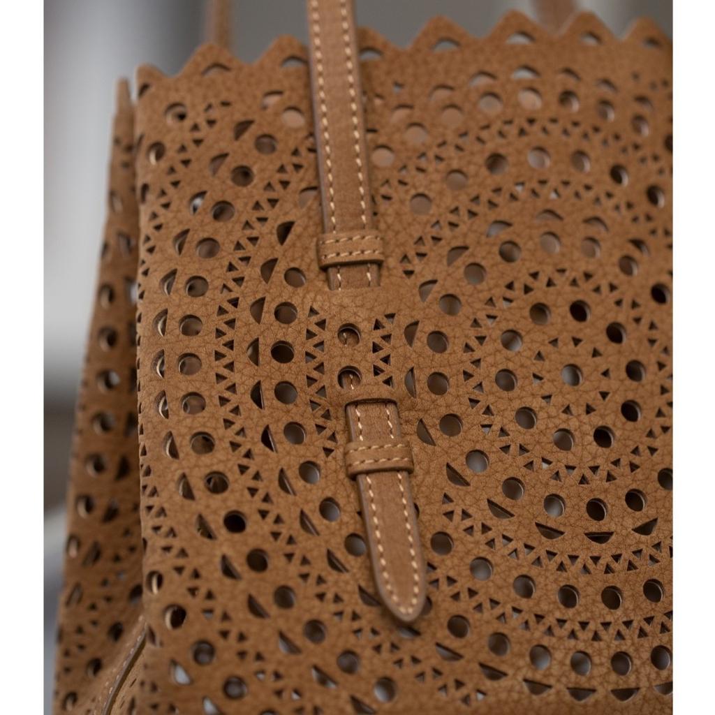 Mina20 erste Schicht Samt Litschi-Muster Kalbsleder Hohlraum Weißer Stahl-Beschlag mit einzelnem Schulter-Crossbody-Schultergurt Französisch Hohlraum