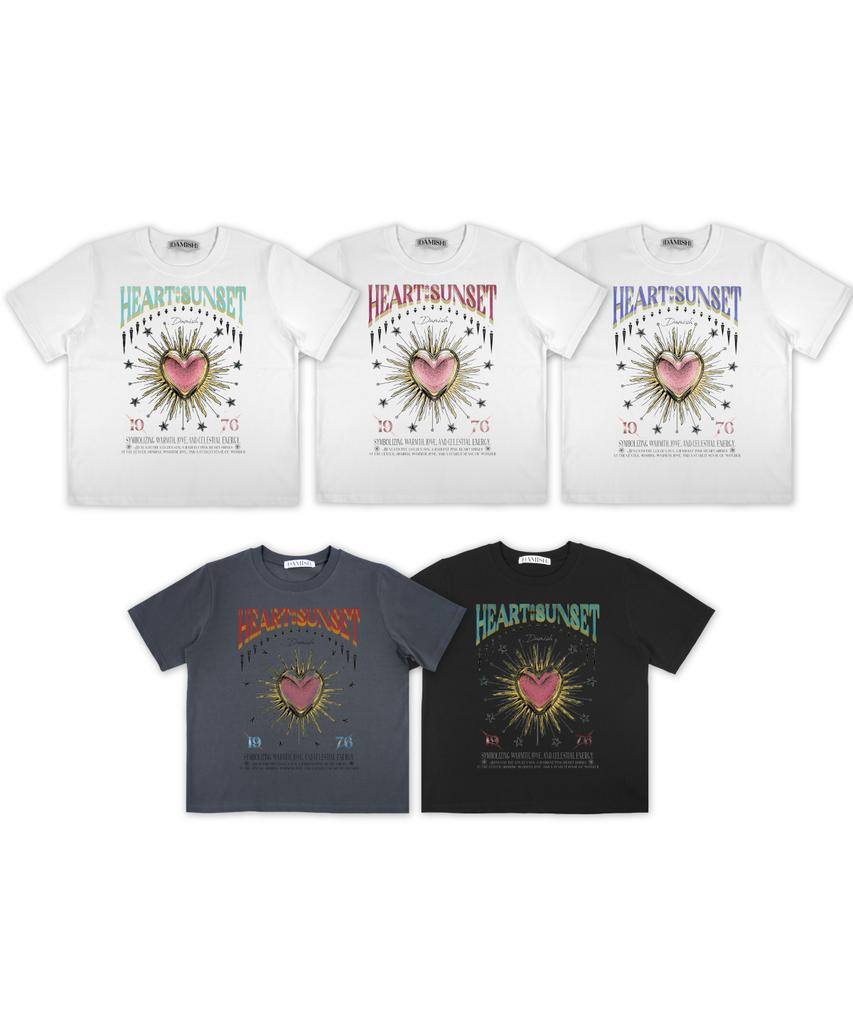 Damiswi Heart Sunset Graphic T-Shirt_Black