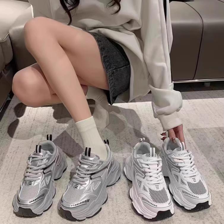 Plateauschuhe mit dicker Sohle für Damen 2025 Frühling neue gebratene Straße Retro vielseitig klein super angesagt lässige Sportschuhe