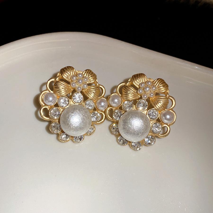 Silver Needle Diamond Pearl Flower Fashion Earrings French Retro Court Temperament Earrings Light Luxury Premium Earrings
