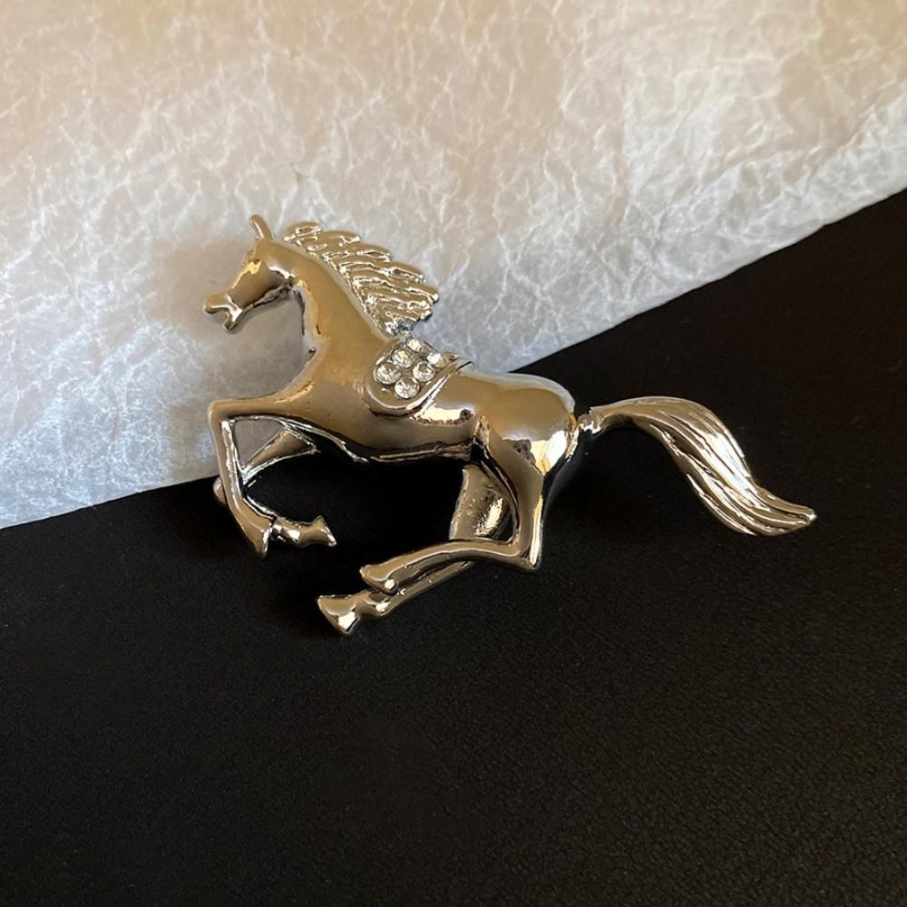 Chinese New Year Metal Horse Brooch Jewelry Accessories Animal Lapel Pins  New Year Gifts
