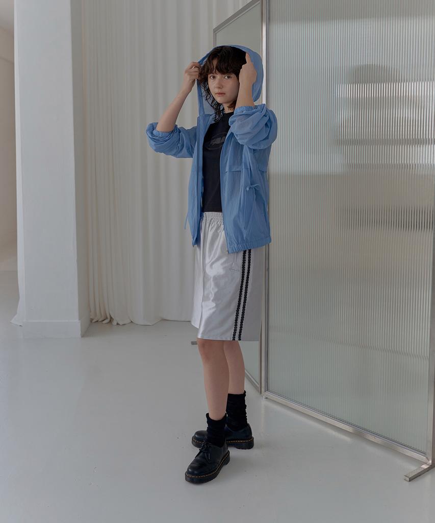 Epeueidi Glossy Half Shorts (Silver)