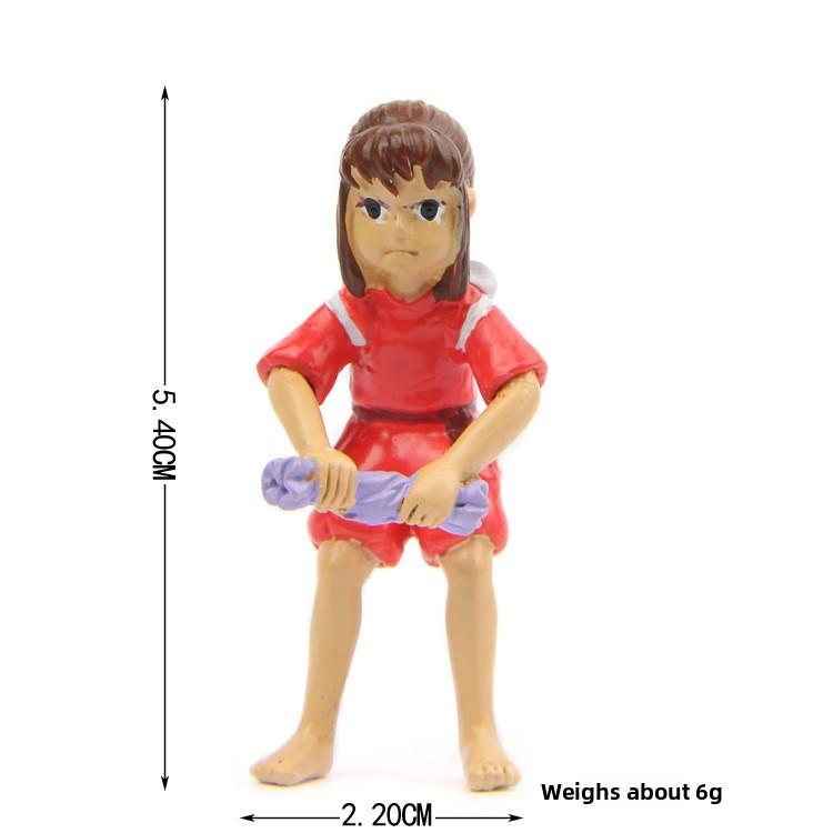 Ogino Chihiro Holding Water Bucket And Mopping Floor Scene Mini Ornament Model