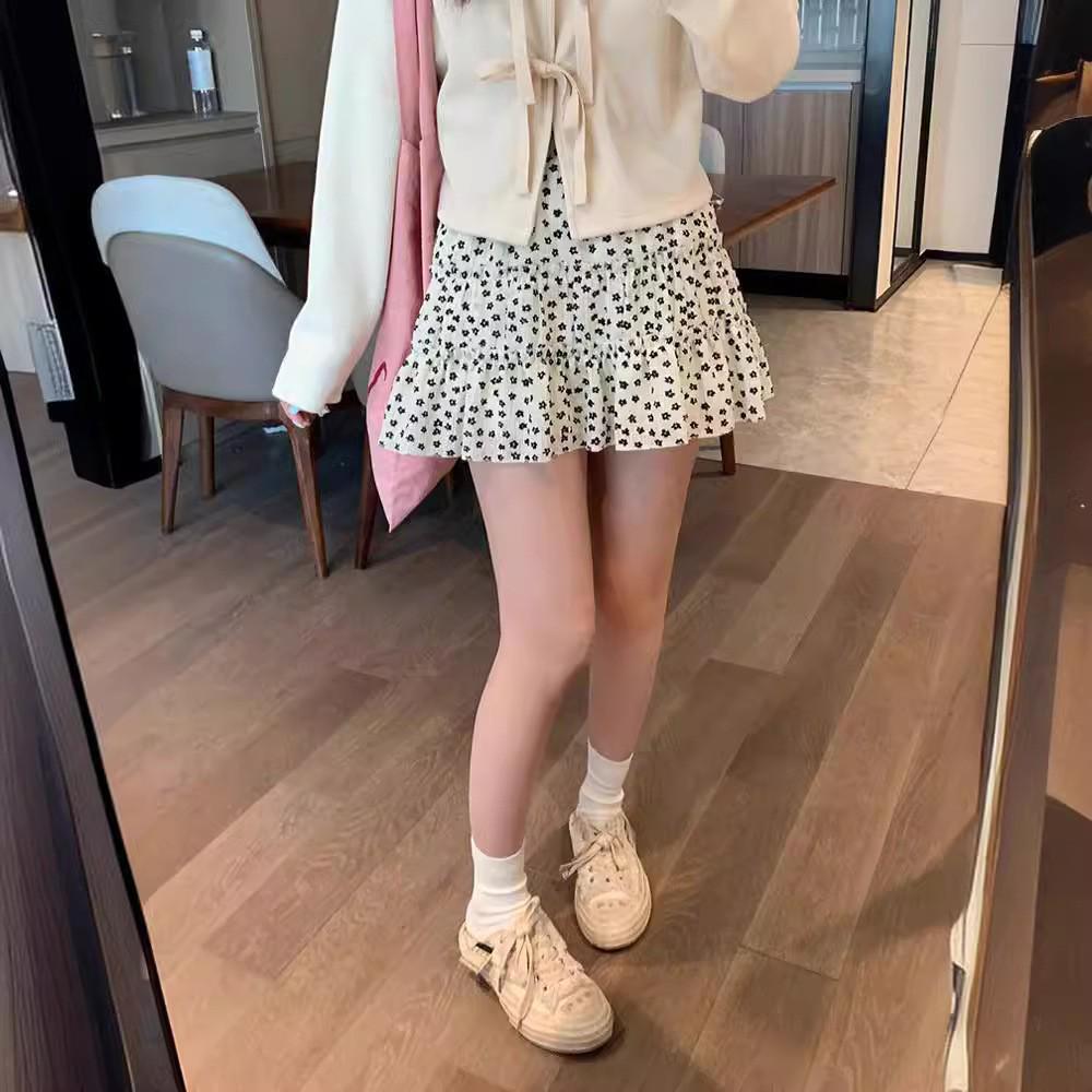 

Women s 2024 Black Floral A-line Cake Midi Skirt Medium абрикосовий/білий