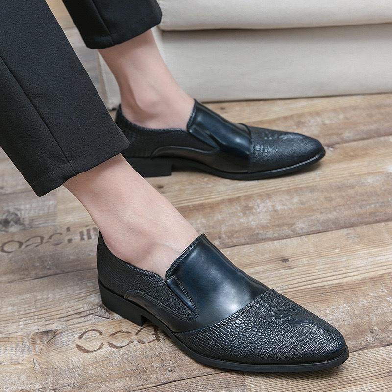 Business Dress Leather Shoes Brock Leather Shoes Men's Versatile Korean Version Engraved Casual Pointed Suit Groom Wedding Men's Shoes