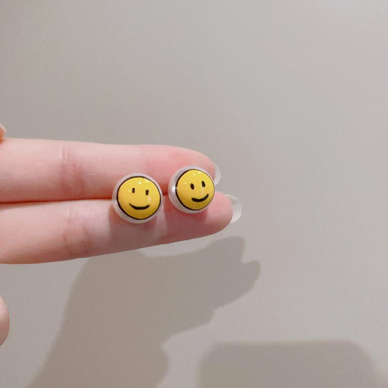 

Cute Girl s Smiling Shape Flat Pearl Stud Earrings 2026 Fashion Simple Jewelry Christmas Party Funny Ear Accessories For Women