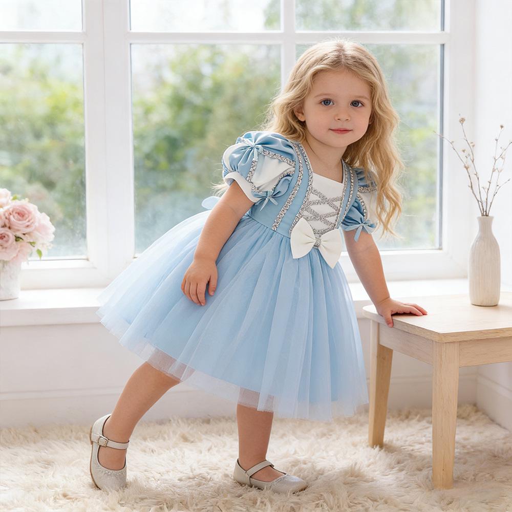

Girls Snow White Costume: Mesh Puffy Skirt, Lantern Sleeves, Princess Dress with Flower Belt for Birthdays. 80 cm (9-12 months)