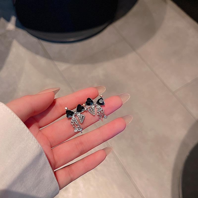 

Элегантные серьги-бантики «Звездное небо»: Роскошный, сверкающий бриллиантовый дизайн для женщин A612 чёрный