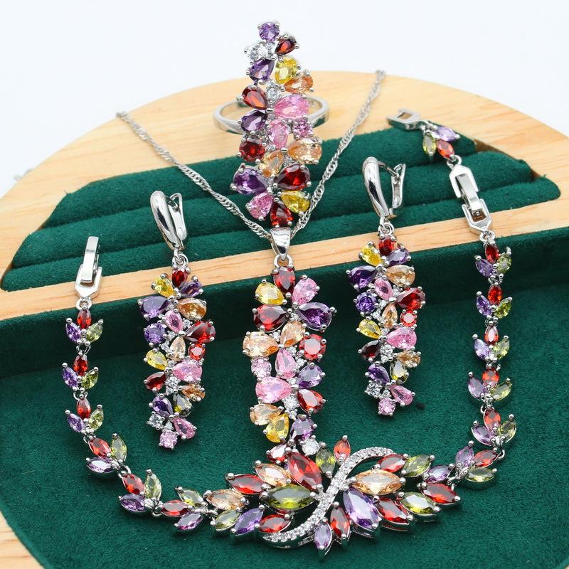 

The Atmosphere Is Full of Diamond Ladies Jewelry Set 10 yards