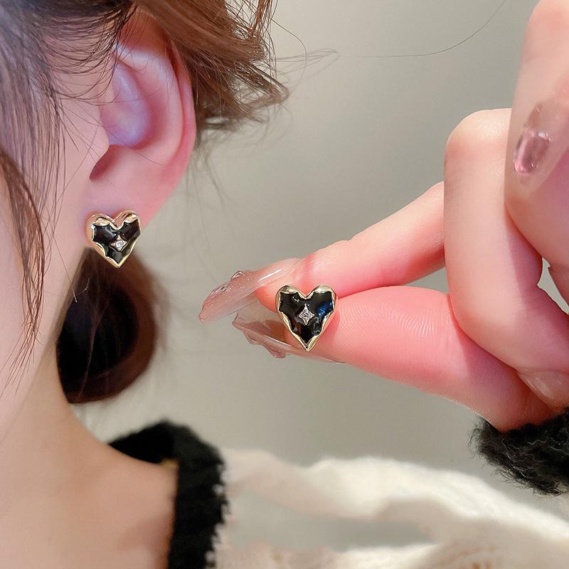 

Темпераментные серьги-пусеты с черным сердцем и стразами для женщин, хрустальные, личностные, уникальные, свадебные