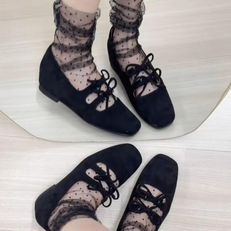 

Туфли Мэри Джейн на плоской подошве с квадратным носком, женские, увеличивающие высоту подъема, темпераментные, с мелким вырезом, туфли бабушкины, одинарные 40 чёрный