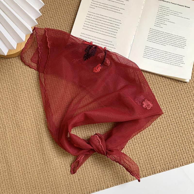 Korean Version Embroidered Magnetic Buckle Small Silk Scarf Women'S Spring And Autumn Senior Sense Foreign Style Triangle Scarf Neck Protection Mother