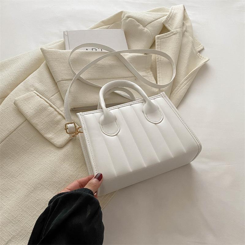 

Модна проста сумка 2024, літо, новий тренд, сумка-месенджер, ретро, ​​повсякденна сумка через плече, модна портативна маленька квадратна сумка білий