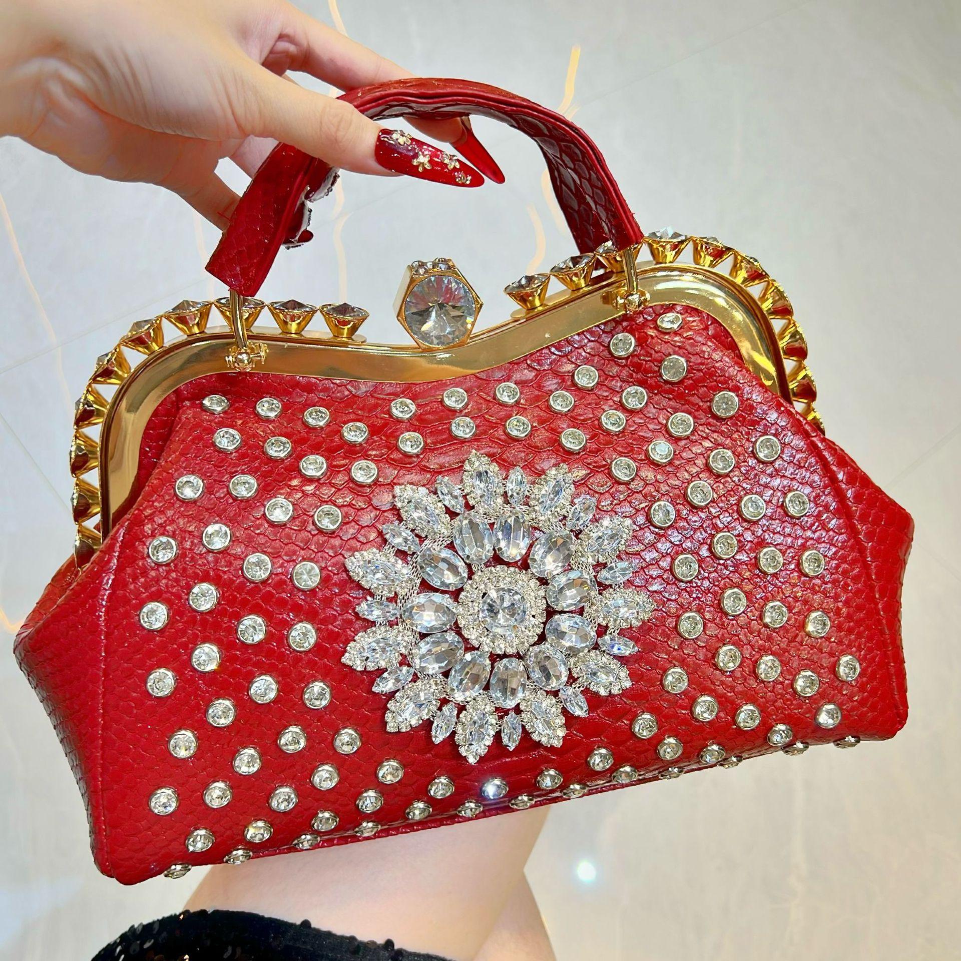 

Новая женская сумка большой вместимости с роскошной инкрустацией бриллиантами бордовый