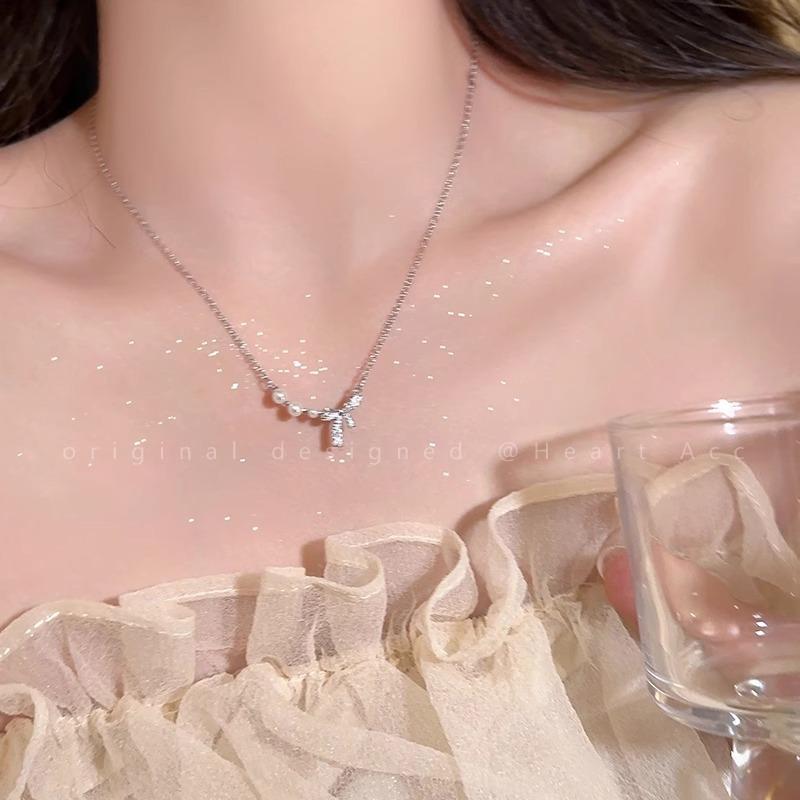 Ping An Buckle Necklace Female Tide Design Butterfly Clavicle Chain Versatile Neck Chain Design