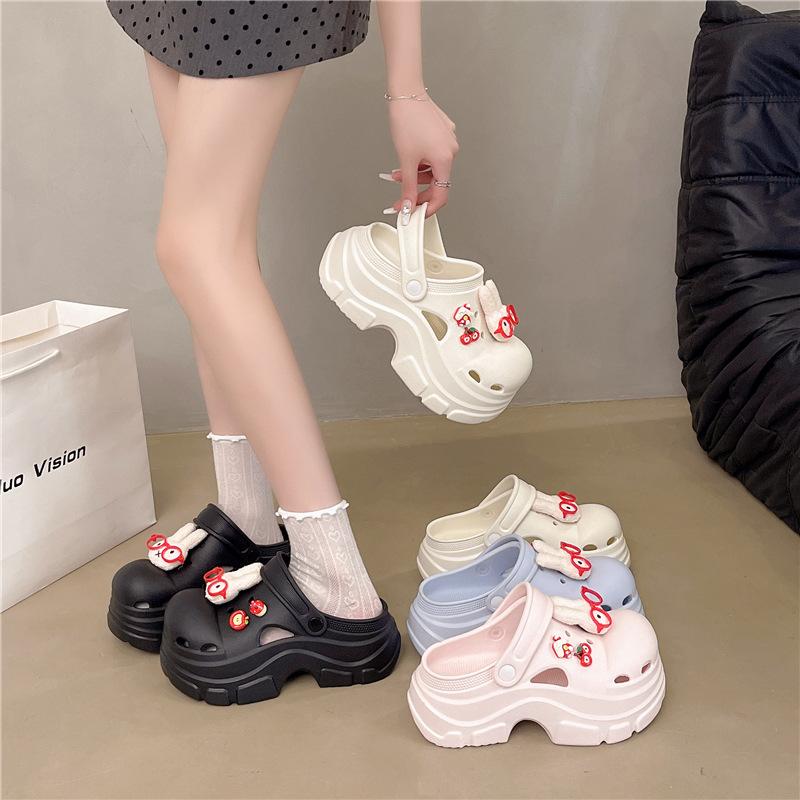 Thick-soled Muffin Hole Shoes Women's Outer Wear 2025 Summer New Soft-soled Breathable Heightening Baotou Beach Cool Slippers Women