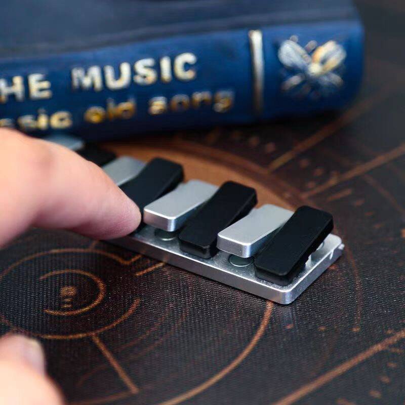 Piano Keys 8 Keys Fidget Clicker Aluminum Alloy EDC Fidget Toys Office Stress Relief Toy Fidget Slider For Adult Children Gift