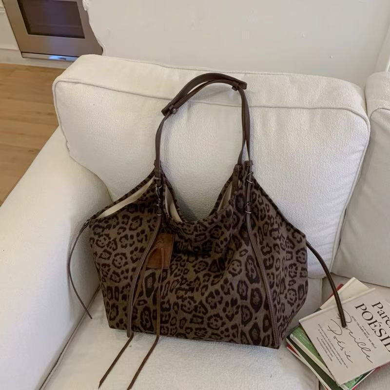 Tote Bag For Women Large Capacity Suede Handbag With Inner Zipper Pocket For Daily Use
