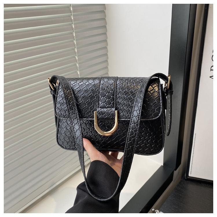 

Тканый темперамент 225 большая вместимость новая текстура ретро мода повседневная ручная подмышечная плечевая сумка-багет женская чёрный