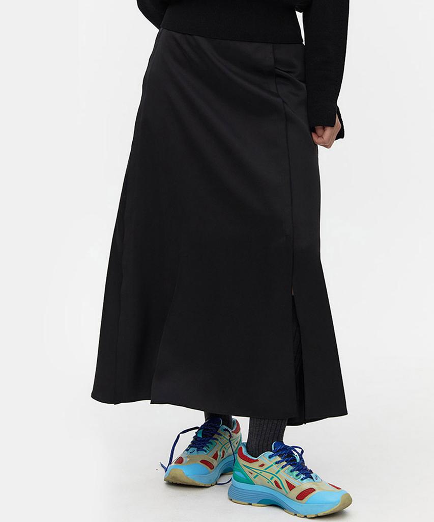 AHWE Interlocked Satin Skirt_Black