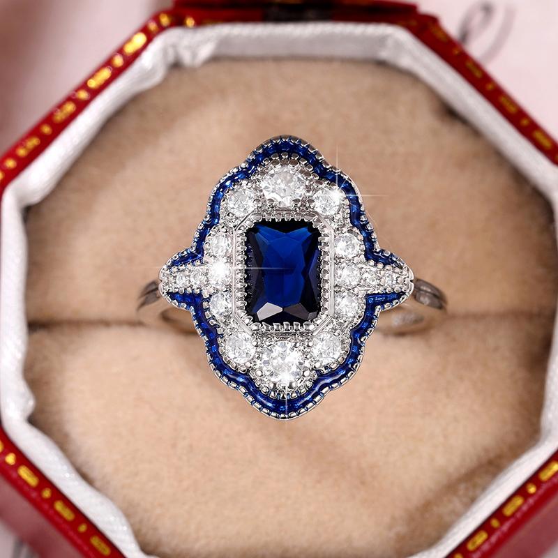 Huitan Retro Blue Rings Women Anniversary Evening Party Dazzling Cubic Zirconia  Color Elegant Lady's Ring Vintage Jewelry