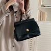 Large-capacity retro briefcase autumn new textured versatile messenger handbag daily commuter mailman bag female