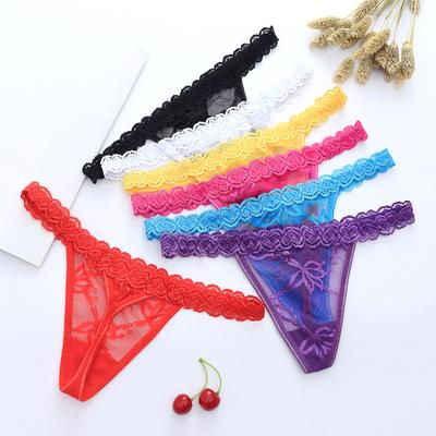 Fio Dental Sexy Feminino de Corte Baixo com Quadris à Mostra