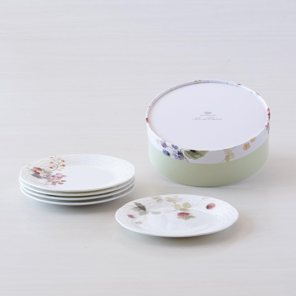 NARUMI Lucy Garden Plate Set, 17cm Diameter, Berry Pattern, 5-Piece Set, Stylish and Cute Relief Design, Perfect for Wedding Gifts, Mother's Day Gifts