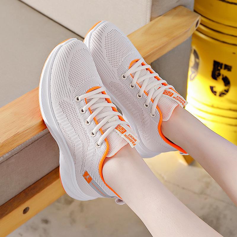 2026 spring new shoes women's soft-soled running shoes women's breathable and versatile sports shoes women's mother shoes are comfortable and