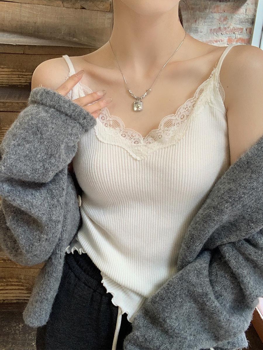 

Кружевной топ-майка с V-образным вырезом для женщин: Трендовый многослойный жилет Дизайн Осень/Зима 2025. One Size белый