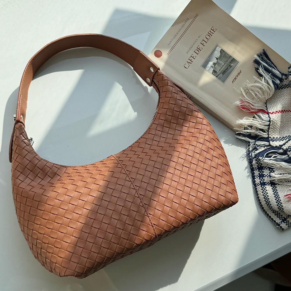 Ielgy All-Match Woven Underarm Baguette Bag Fashion Shoulder Bag
