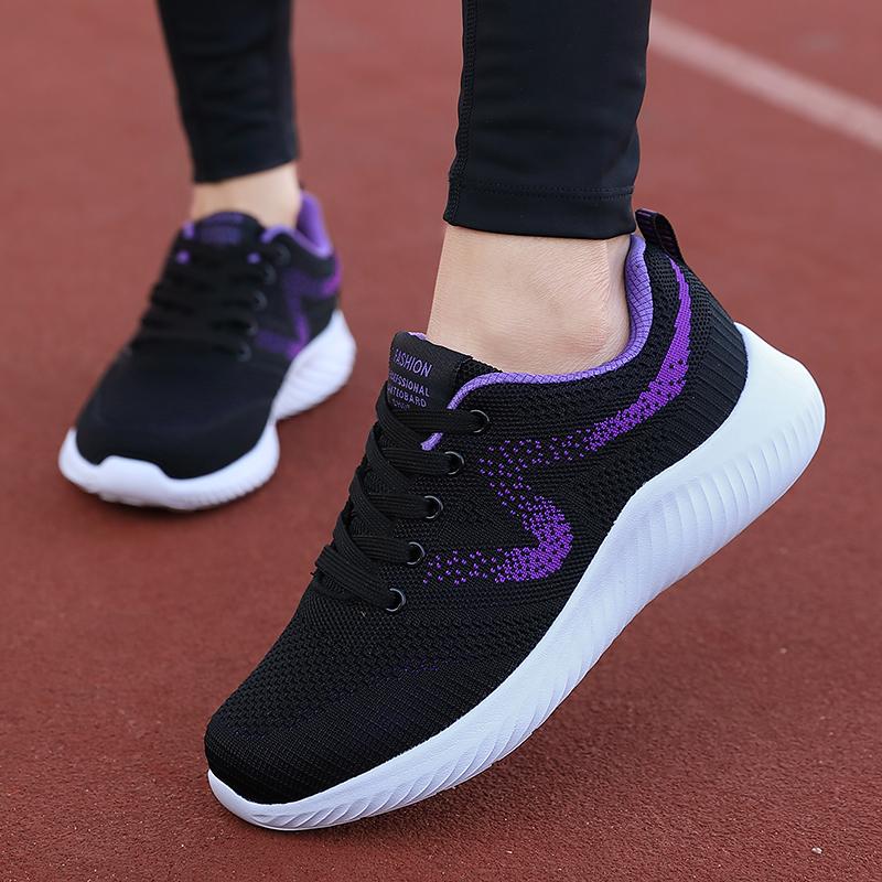 Spring lightweight running sneakers mesh breathable casual travel shoes black shoes