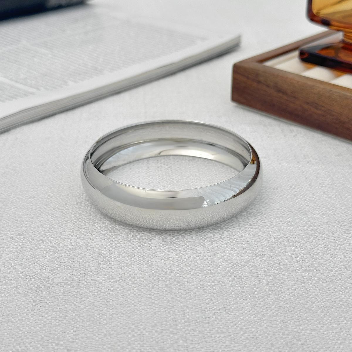 

Personality Exaggerated Geometric Metal Arc Width Bracelet Women, Fashionable Texture Plain Circle Light Bracelet