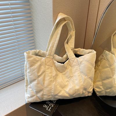 Versatile Diamond Tote Bag 2025 Autumn and Winter New Value Portable Messenger Bag Women's Large-capacity Fashion Shopping Bag Tide