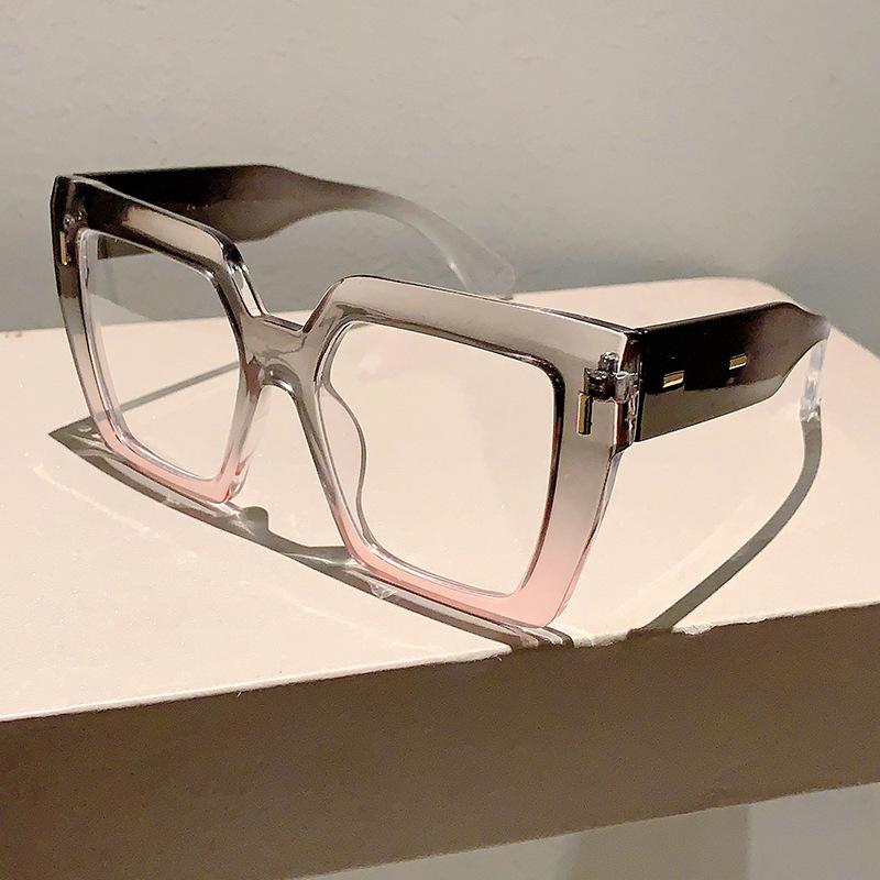 Luxury Designer Big Frame Square Sunglasses Women Men Fashion Vintage Punk Rivet Oversized Shades UV Protection