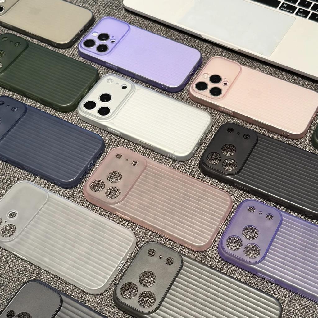 Skin feeling changes in seconds 17 Corrugated soft shell is suitable for Apple 16/15Pro mobile phone case IP14/13/12 matte 11 men and women