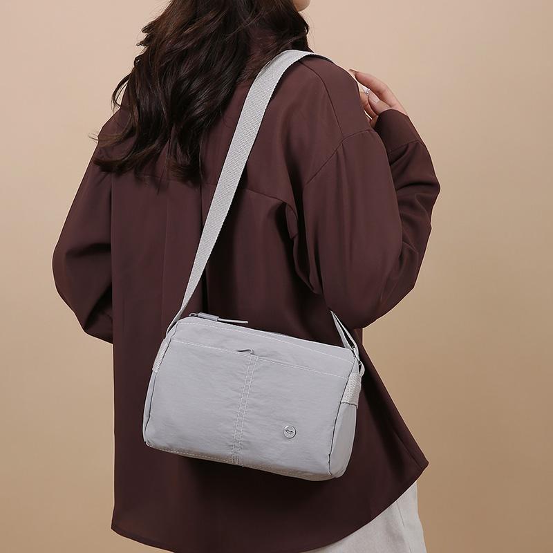 Water-Repellent Multi-Compartment Bag Lightweight Small Square Bag Commuter Women's Shoulder Bag Solid Color Crossbody Bag