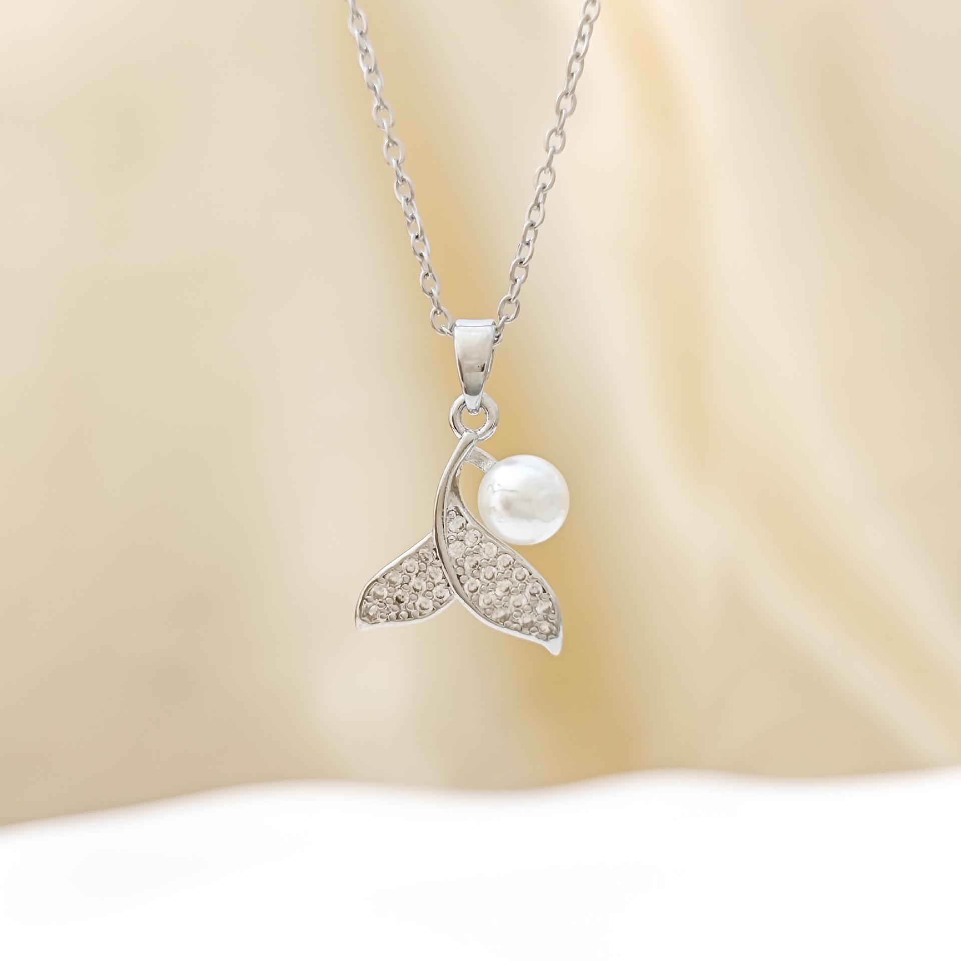 Baroque Faux Pearl Fishtail Necklace - Elegant Women s Clavicle Chain