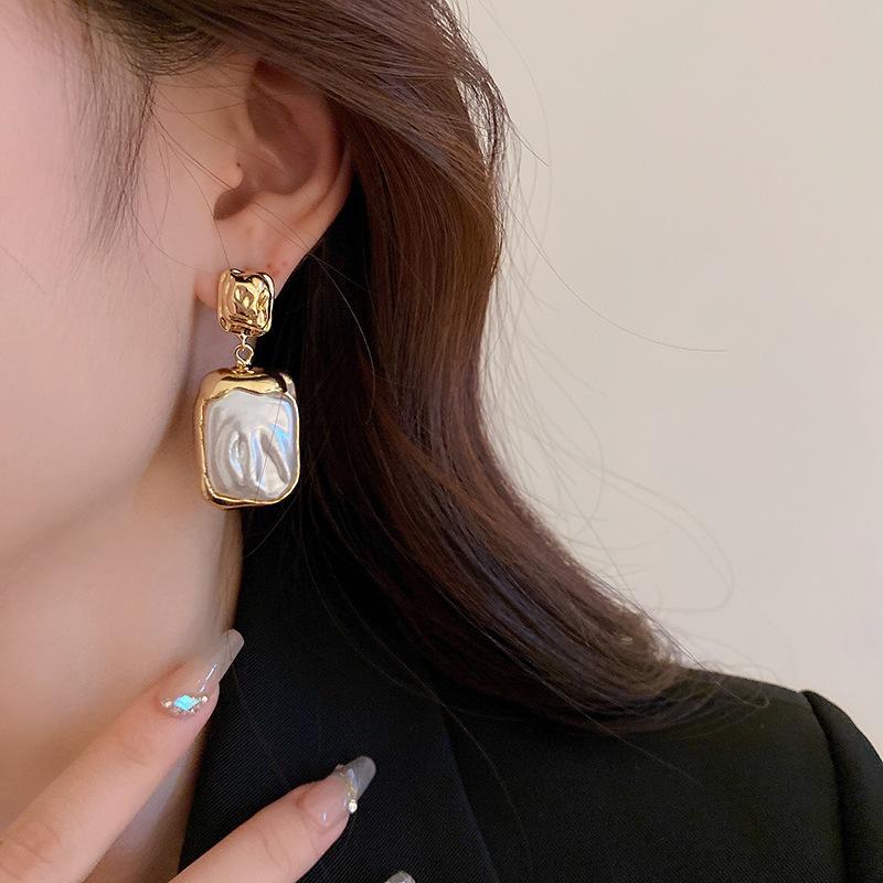 Pearl Earrings Set Butterfly Dangle Earrings for Women Metal Hollow Gold Plated Earring Cartoon Jewelry