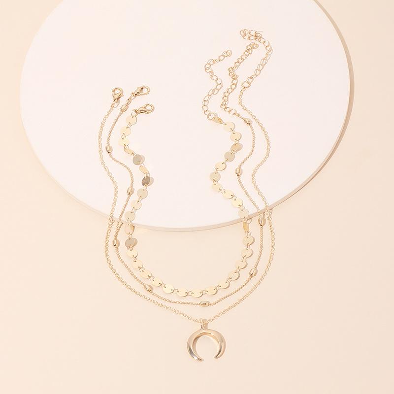 Crescent moon personalized multi-layer stacked necklace ins the same jewelry, new layered fashion collarbone chain
