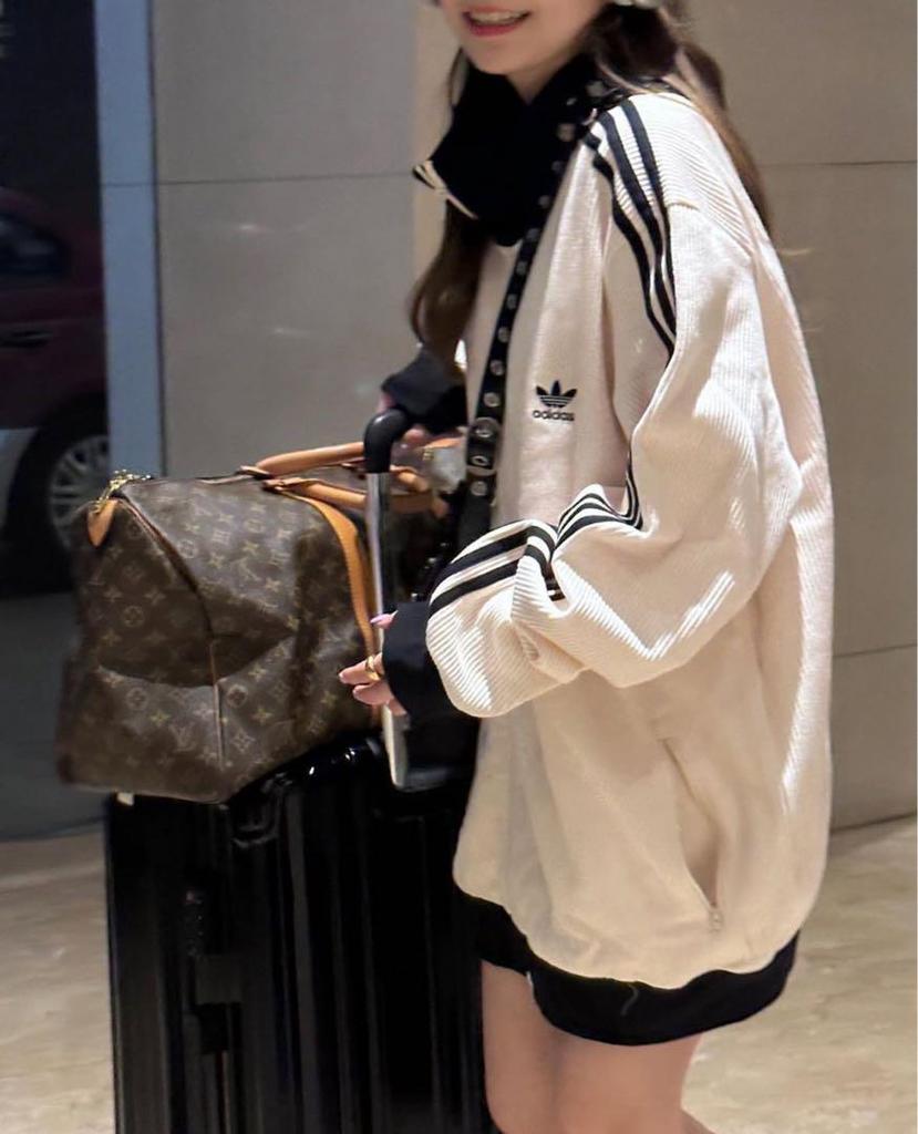 [USED] Authentic XL adidas Adicolor Embroidered Track Top in Waffle