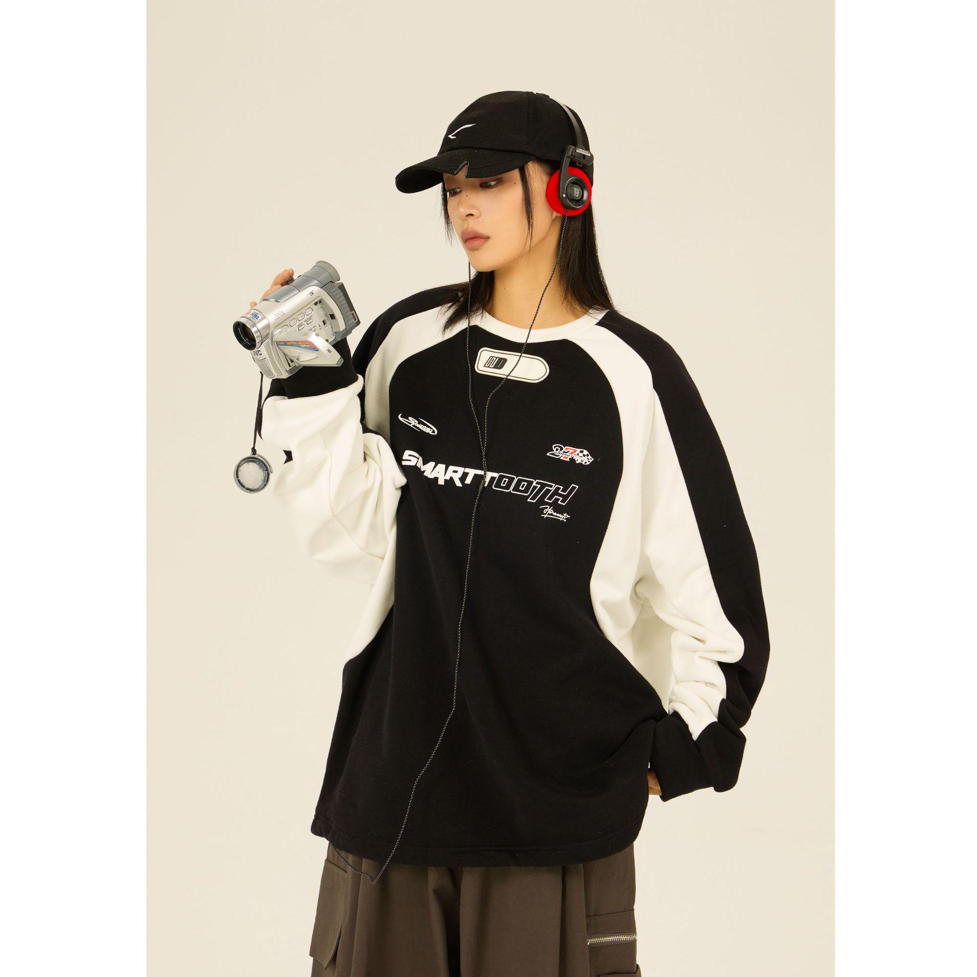 

Модная уличная футболка с контрастными рукавами реглан в гоночном стиле для пар в байкерском стиле M чёрный