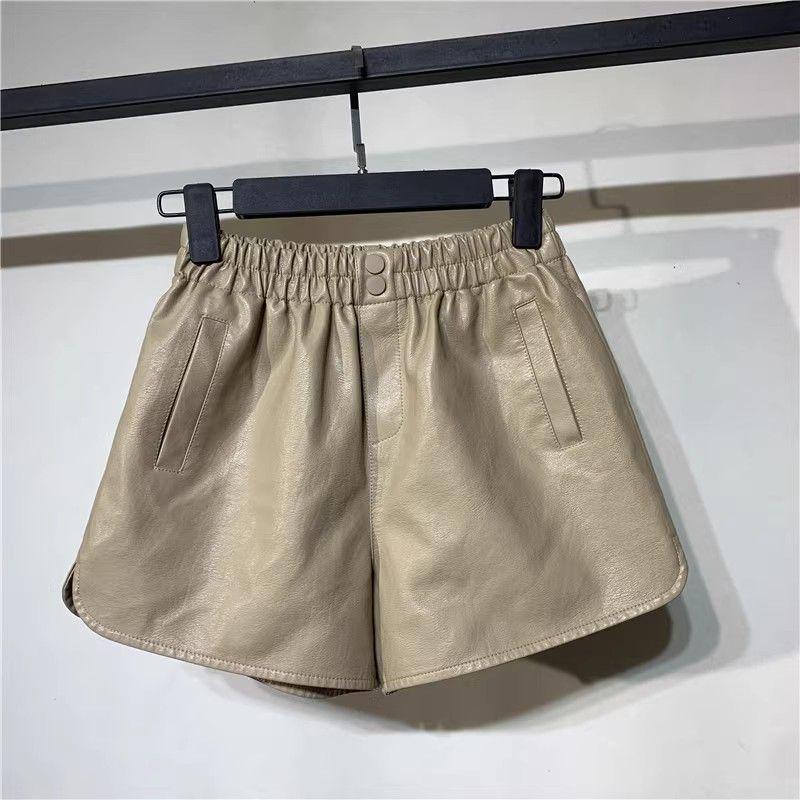 

Женские кожаные шорты буткат с высокой посадкой 2025: Осень/Зима А-силуэт Широкие брюки Клеш Корейский стиль. S (approximately 42.5-47.5 kg)