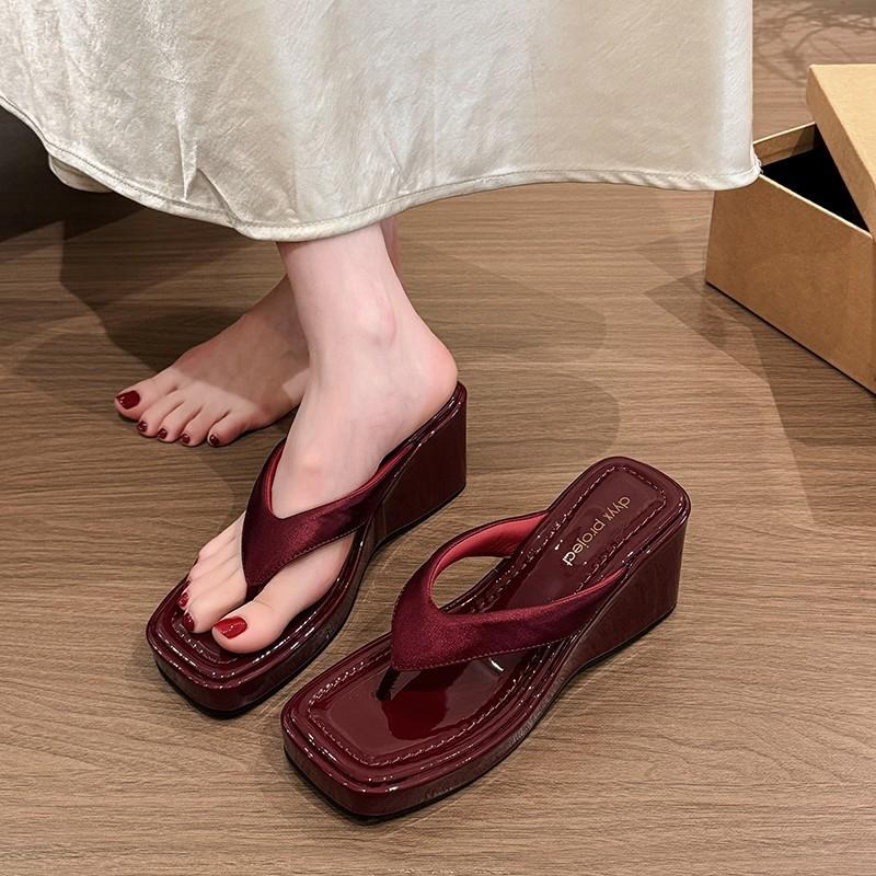 French Square Head Slope Heel Toe Slippers Women'S Summer Wear Not Tired Feet Sandals Beach Vacation Style Herringbone Cool Slippers